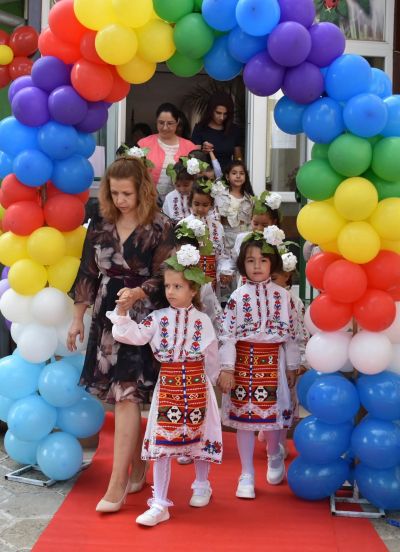 Начало на една вълшебна година  - Изображение 10