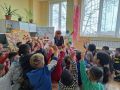 Децата с нетърпение очакваха и посрещнаха Баба Марта! - ДГ Здравец - Стралджа